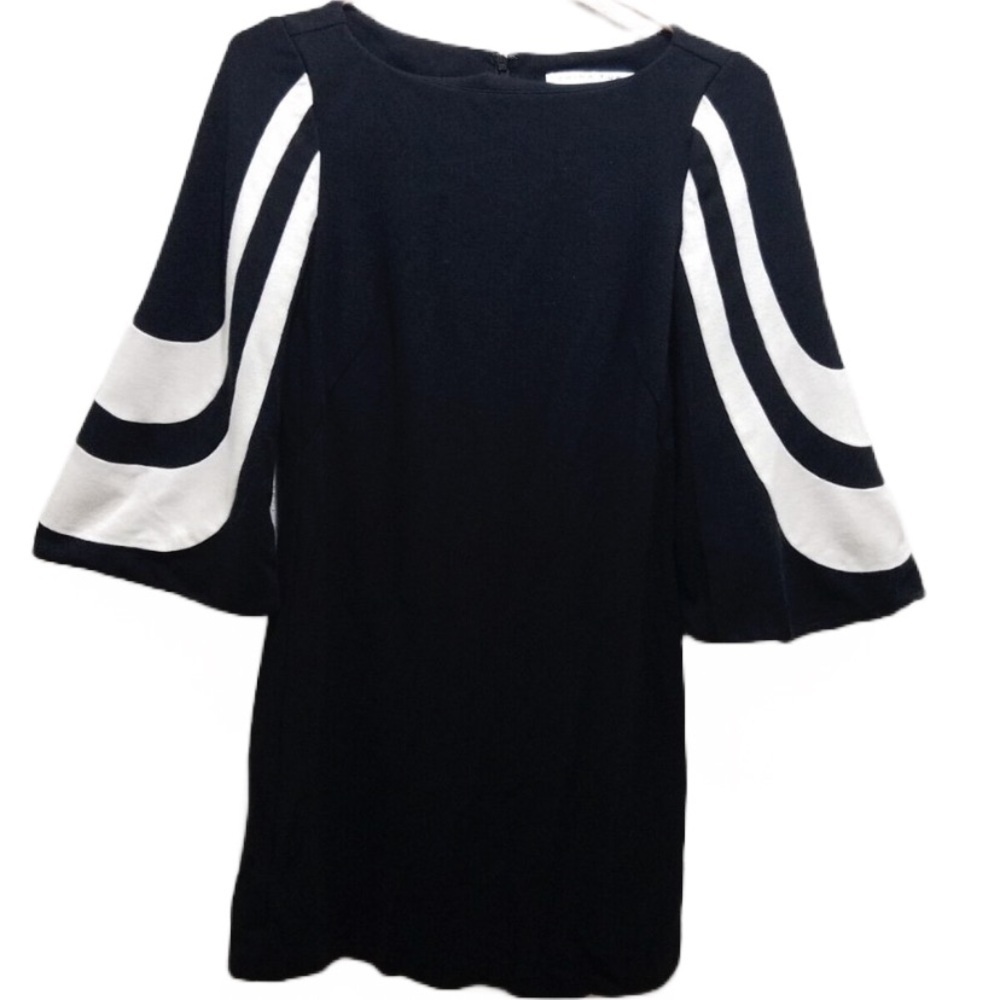 Cache Vintage Zip Closure Fit Black Dress With Wide Bell Black & White Sleeves. - Picture 2 of 7